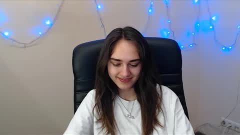 Snapshot of gemma_arterton chatting on March 11, 6:21 am Gemma online show from March 11, 6:21 am