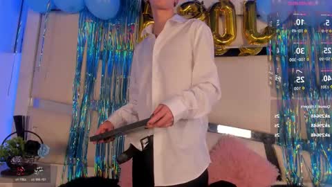 Snapshot of genesis_ask chatting on December 3, 4:42 am Genesis online show from December 3, 4:42 am