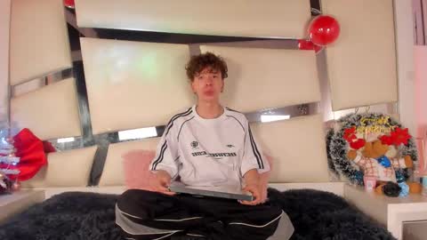 genesis_js online show from December 18, 4:07 am