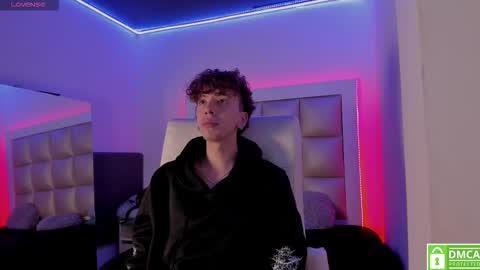 Snapshot of genesis_js chatting on March 1, 5:42 am genesis_js online show from March 1, 5:42 am