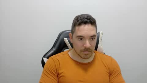 Snapshot of genesis_wb chatting on October 25, 10:48 pm genesis_wb online show from October 25, 10:48 pm