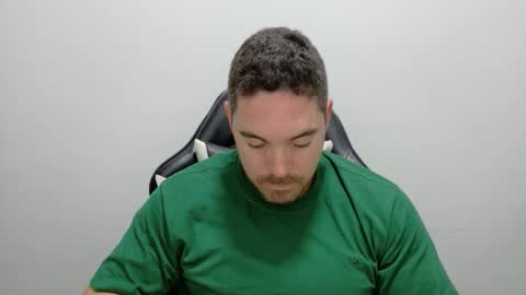 Snapshot of genesis_wb chatting on October 27, 2:15 am genesis_wb online show from October 27, 2:15 am