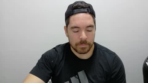 Snapshot of genesis_wb chatting on November 18, 3:23 am genesis_wb online show from November 18, 3:23 am