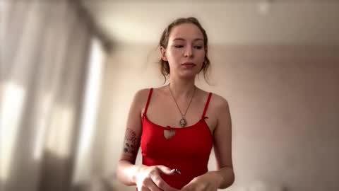 Snapshot of geneviveseay chatting on September 30, 8:19 am Emmi online show from September 30, 8:19 am