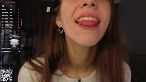 Amely  online show from November 30, 4:05 am