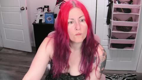 Snapshot of gennyrock chatting on June 7, 1:15 pm Genny Rock and online show from June 7, 1:15 pm