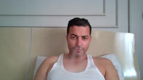 Snapshot of genteldevil chatting on October 16, 9:32 am genteldevil online show from October 16, 9:32 am