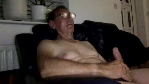 geoff242535 online show from October 19, 9:59 pm
