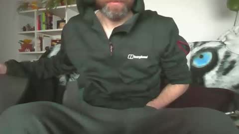 Snapshot of geon2xx chatting on November 5, 7:52 am Geon online show from November 5, 7:52 am