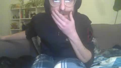 Snapshot of geon2xx chatting on November 11, 6:52 pm Geon online show from November 11, 6:52 pm