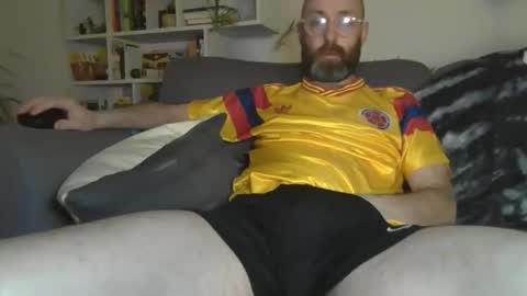 Snapshot of geon2xx chatting on December 2, 4:18 am Geon online show from December 2, 4:18 am