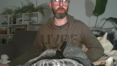 Snapshot of geon2xx chatting on December 14, 6:41 am Geon online show from December 14, 6:41 am