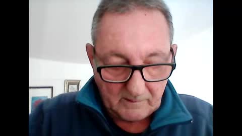 Snapshot of georg1412 chatting on December 16, 11:26 am georg1412 online show from December 16, 11:26 am