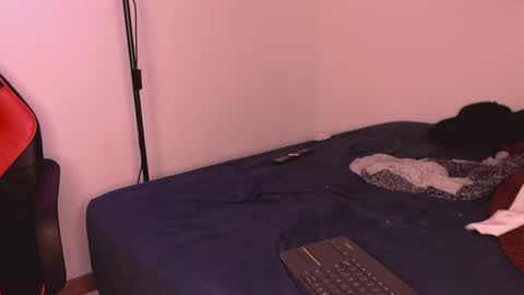 Snapshot of george_cams1 chatting on December 19, 11:03 pm Jorge online show from December 19, 11:03 pm