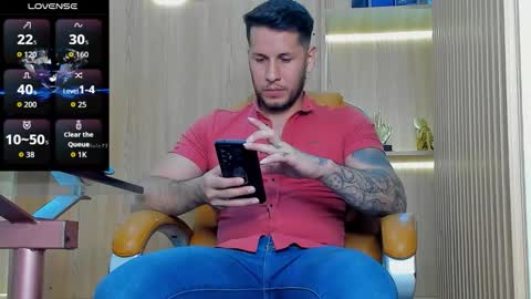 Snapshot of george_diesell_ chatting on October 17, 10:01 pm George online show from October 17, 10:01 pm