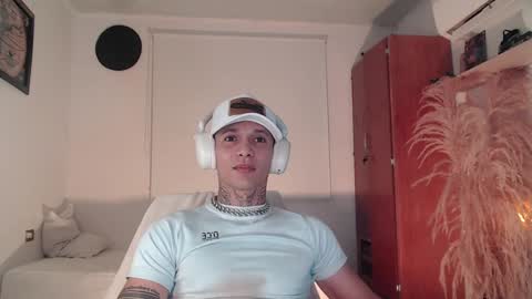 Snapshot of george_prince2 chatting on December 7, 5:26 am independent model online show from December 7, 5:26 am