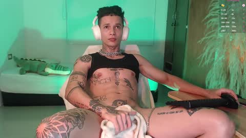 Snapshot of george_prince2 chatting on December 8, 2:39 am independent model online show from December 8, 2:39 am