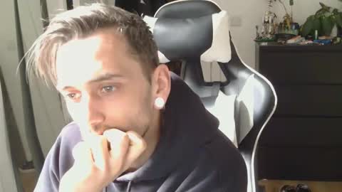 georgek0011 online show from April 4, 5:10 pm