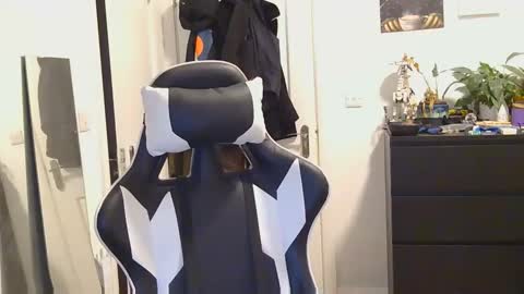 georgek0011 online show from April 12, 12:26 am