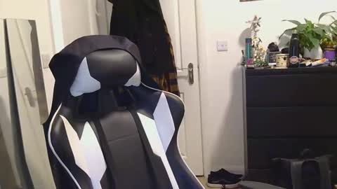 georgek0011 online show from April 21, 10:01 pm