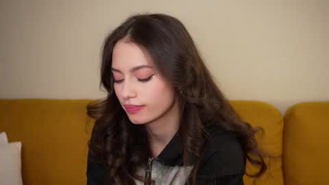 Snapshot of georgiamorandi chatting on December 15, 9:13 am georgiamorandi online show from December 15, 9:13 am