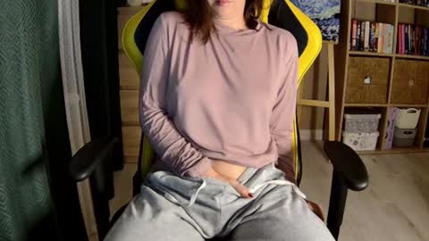 Melissa online show from November 25, 2:17 pm