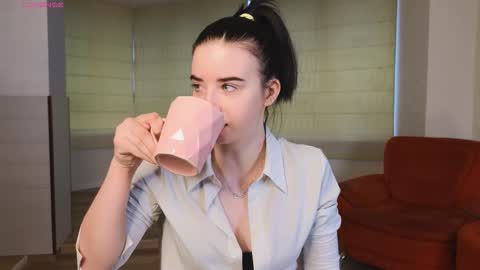 Snapshot of georginatrue chatting on October 12, 3:05 am My name is Kelly online show from October 12, 3:05 am