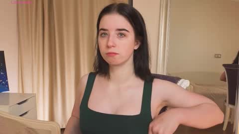 Snapshot of georginatrue chatting on November 5, 3:17 am My name is Kelly online show from November 5, 3:17 am