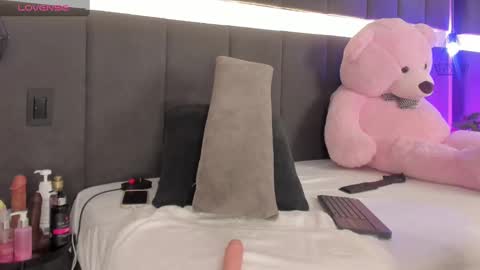 Snapshot of georginna_sins chatting on March 10, 11:49 pm Kendal online show from March 10, 11:49 pm