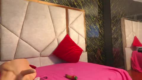 Snapshot of geraldinesuaan chatting on September 13, 3:17 am geraldinesuaan online show from September 13, 3:17 am