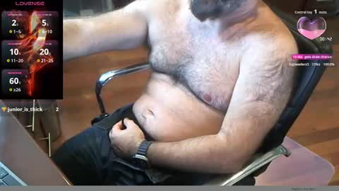 Snapshot of geronimo_431 chatting on November 22, 3:33 pm Daddy Jokes online show from November 22, 3:33 pm