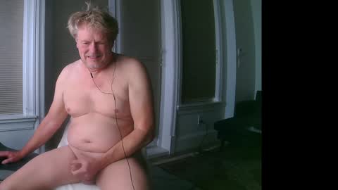 Snapshot of gethyn chatting on December 10, 7:05 am Gethyn online show from December 10, 7:05 am