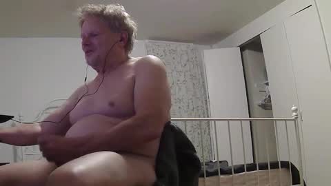 Snapshot of gethyn chatting on January 14, 4:57 am Gethyn online show from January 14, 4:57 am