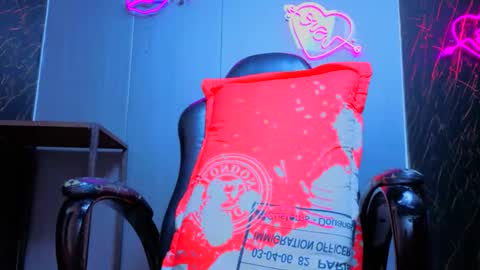 Snapshot of gewn2004 chatting on November 7, 7:03 pm gewn2004 online show from November 7, 7:03 pm