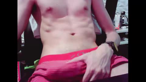 Snapshot of gh_95 chatting on January 4, 7:13 pm gh_95 online show from January 4, 7:13 pm