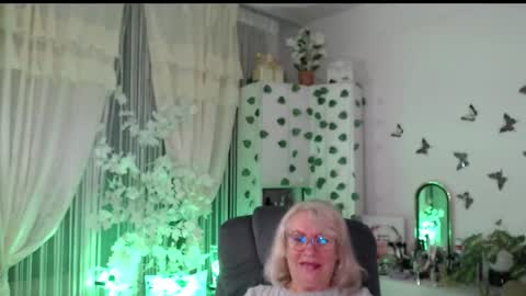 Ghertrudequeen online show from February 6, 5:01 am