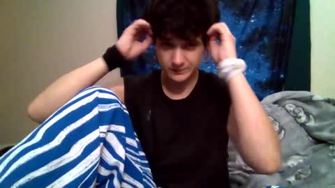 Snapshot of ghostcondor11 chatting on November 19, 10:43 pm SrirachaSwitchblade online show from November 19, 10:43 pm