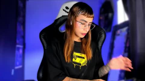 Snapshot of ghostlydolll chatting on September 30, 5:40 pm Sara online show from September 30, 5:40 pm