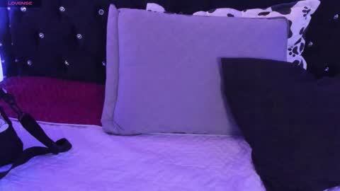 Allison  online show from November 20, 2:06 pm