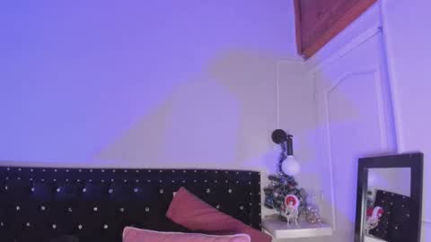 Allison  online show from December 4, 8:39 pm