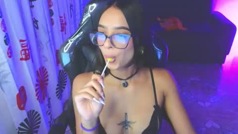 gia_flame_ online show from September 24, 5:44 am