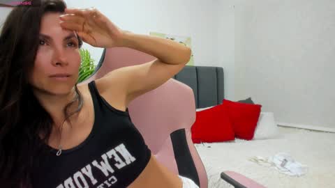 Snapshot of gia_liann chatting on January 9, 2:33 am Gianna Liann online show from January 9, 2:33 am