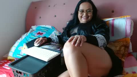 Snapshot of gia_nahomi chatting on February 14, 3:58 pm nahomi online show from February 14, 3:58 pm