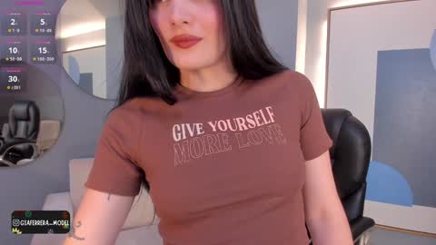 Gia Ferrera online show from December 1, 5:24 pm