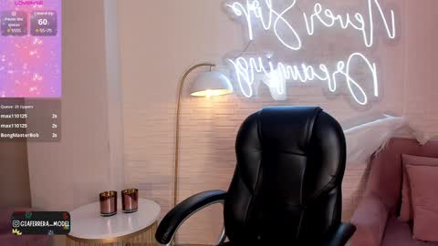 Gia Ferrera online show from December 5, 6:21 am