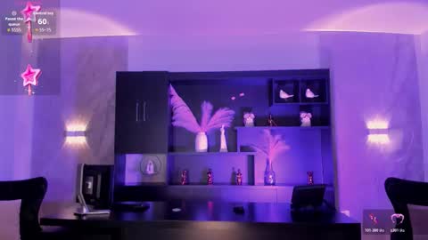 Gia Ferrera online show from February 18, 7:43 pm