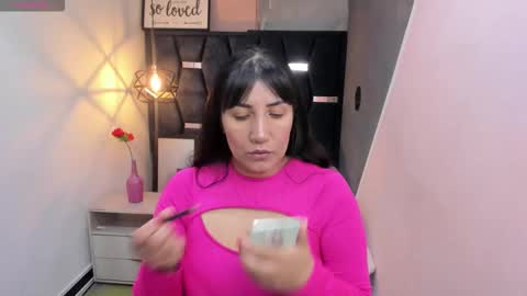 Snapshot of giafox_ chatting on November 6, 1:45 pm G I A FOX online show from November 6, 1:45 pm