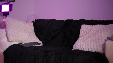 giainked online show from April 16, 9:39 pm