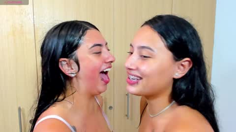 Snapshot of giannagovlea chatting on January 23, 5:35 am giannagovlea online show from January 23, 5:35 am