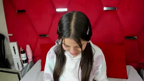 Snapshot of giannajohnson chatting on December 15, 3:44 am GiannaJohnson online show from December 15, 3:44 am